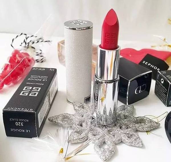 紀(jì)梵?？套挚诩t多少錢？紀(jì)梵希口紅怎么刻字？