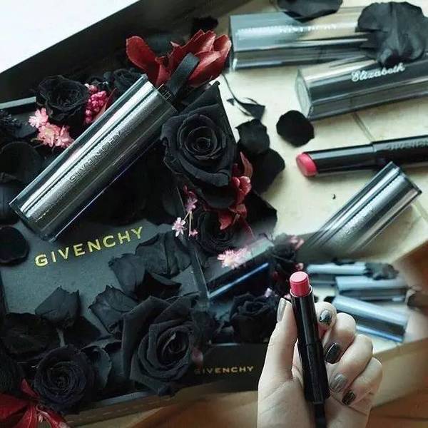 紀(jì)梵?？套挚诩t多少錢？紀(jì)梵?？诩t怎么刻字？