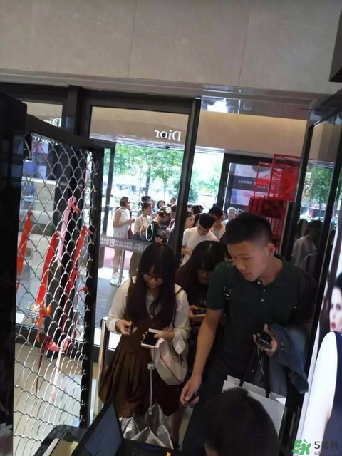 紀梵?？诩t哪里可以刻字？紀梵?？诩t刻字時間刻字字體