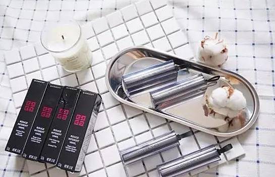 紀(jì)梵希刻字口紅多少錢？紀(jì)梵希口紅怎么刻字？