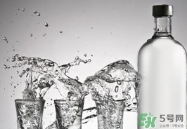 一喝白酒就胃疼怎么回事？一喝白酒就胃疼怎么辦？