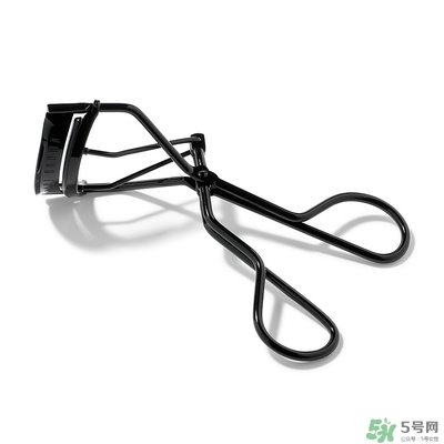 睫毛夾可以帶上飛機嗎？睫毛夾可以托運嗎？