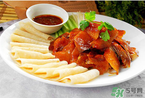 ?烤鴨和柿子能一起吃嗎？吃完烤鴨能吃柿子嗎？