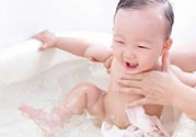 寶寶冬天多久洗一次澡？寶寶冬天洗澡水溫多少度合適？