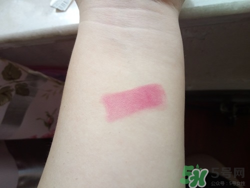 Burt's Bees小蜜蜂唇膏怎么樣?美國小蜜蜂唇膏好用嗎? Burt's Bees小蜜蜂唇膏怎么樣?美國小蜜蜂唇膏好用嗎?