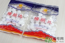 樟腦丸對蟑螂有用嗎？祛除蟑螂的小妙招