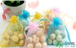 樟腦丸過敏癥狀 樟腦丸過敏了怎么辦？