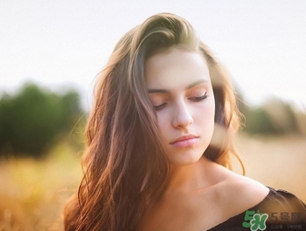 面霜可以當頸霜嗎？頸霜和面霜的區(qū)別