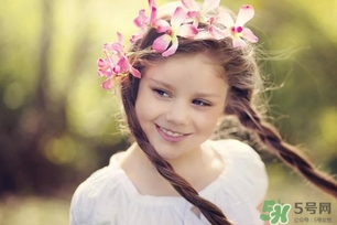 面霜可以當頸霜嗎？頸霜和面霜的區(qū)別