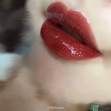 露華濃唇釉055試色 露華濃不脫色唇釉055試色圖 露華濃唇釉055試色 露華濃不脫色唇釉055試色圖