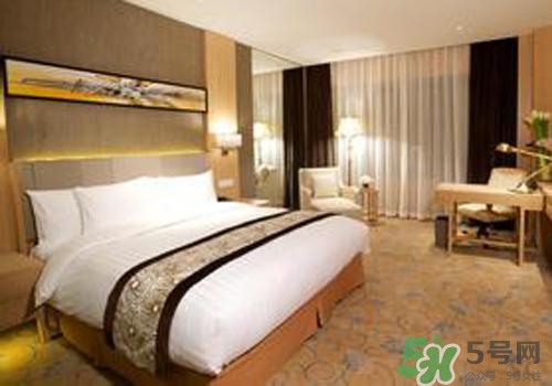 樟腦丸可以放床上嗎？樟腦丸放床上要放幾顆？