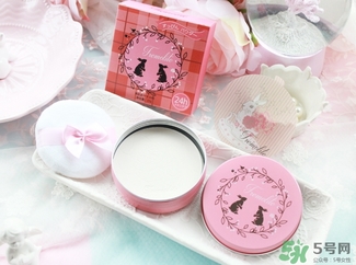 晚安粉和素顏霜哪個(gè)好？晚安粉和素顏霜的區(qū)別