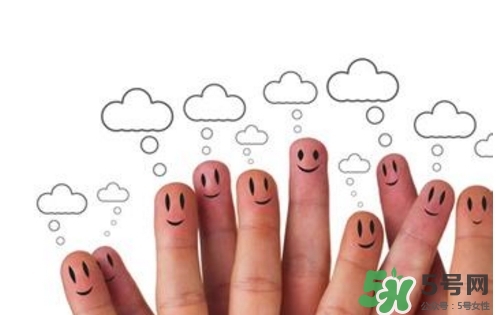 睡覺睡到半夜手麻是怎么回事？睡覺睡到半夜手麻怎么辦？