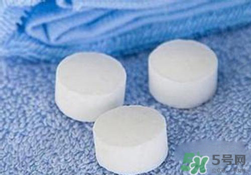 樟腦丸對跳蚤有用嗎？樟腦丸可以除跳蚤嗎？