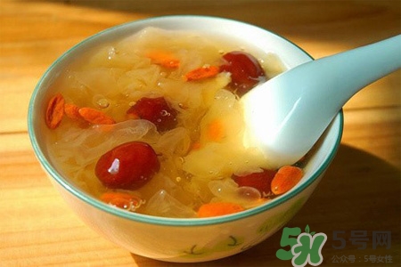 銀耳湯怎么做好吃？銀耳湯怎么吃最有營(yíng)養(yǎng)？