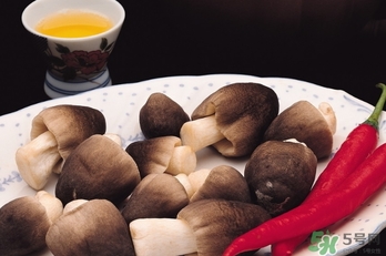 草菇的營養(yǎng)價(jià)值 草菇的功效與作用