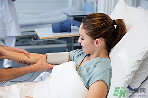 高血壓能坐飛機(jī)嗎?高血壓坐飛機(jī)注意事項 高血壓能坐飛機(jī)嗎?高血壓坐飛機(jī)注意事項