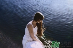 有頸紋怎么辦？頸紋怎么消除？