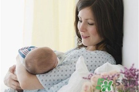 坐月子期間如何保養(yǎng)肌膚？不做黃臉婆產(chǎn)后護(hù)膚很重要