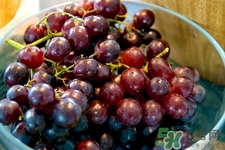 黑提和紅提哪個(gè)營養(yǎng)好?黑提和紅提的區(qū)別