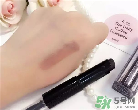 紀(jì)梵希黑色變色唇膏多少錢?紀(jì)梵希黑色唇膏專柜價格 紀(jì)梵希黑色變色唇膏多少錢?紀(jì)梵希黑色唇膏專柜價格