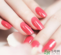 冬天涂什么顏色的指甲油好看？冬天適合什么顏色的指甲油？