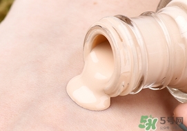 粉底液和粉底霜哪個好?粉底液和粉底霜的區(qū)別 粉底液和粉底霜哪個好?粉底液和粉底霜的區(qū)別