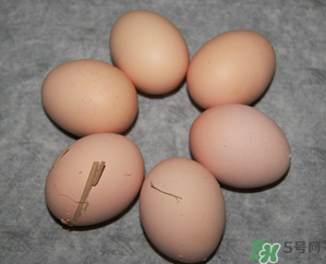 雞蛋黃散了還能吃嗎？雞蛋黃散了是不是壞了？