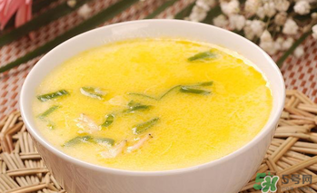 雞蛋黃散了還能吃嗎？雞蛋黃散了是不是壞了？