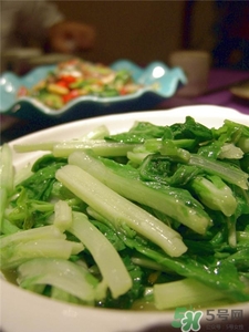 紅菜薹可以和螃蟹一起吃嗎?紅菜苔和螃蟹能同食嗎? 紅菜薹可以和螃蟹一起吃嗎?紅菜苔和螃蟹能同食嗎?