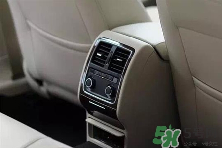 冬天車?yán)镉徐F氣怎么辦？冬天車?yán)镩_空調(diào)有霧怎么辦？