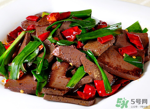 寶寶可以羊血嗎？一歲寶寶能吃羊血嗎？