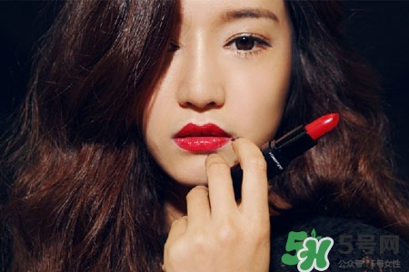 冬天適合什么顏色的口紅？冬天涂什么顏色口紅好看？