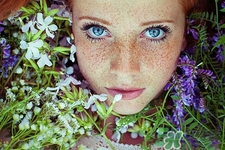 冬天適合什么顏色的頭發(fā)？冬天染什么顏色的頭發(fā)好看？