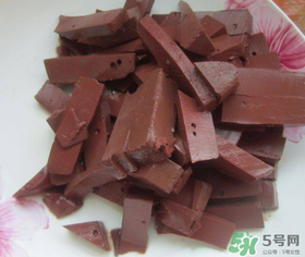 坐月子可以吃羊血嗎？坐月子能吃羊血嗎？