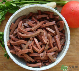 坐月子可以吃羊血嗎？坐月子能吃羊血嗎？