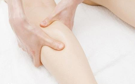 早上起床眼睛腫了如何快速消腫 造成眼睛浮腫的原因