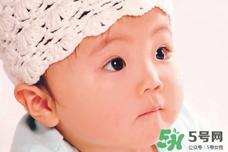 寶寶能穿羽絨服嗎？寶寶多大可以穿羽絨服？