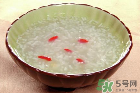 經(jīng)常吃醪糟雞蛋能催奶嗎？酒釀蛋的功效與作用