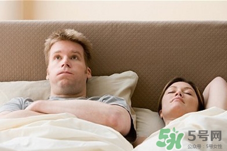 冬天為什么睡眠質量變差了？早晨起床做4件事會短命