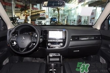 冬天早上車玻璃上的冰霜怎么弄？冬天早上車玻璃上的霧怎么弄？