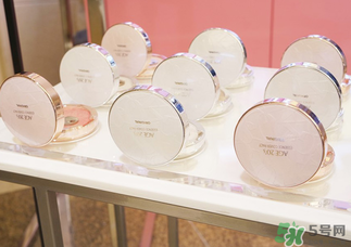 愛敬氣墊21和23的區(qū)別 愛敬氣墊粉色白色區(qū)別 愛敬氣墊21和23的區(qū)別 愛敬氣墊粉色白色區(qū)別