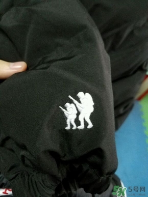 aape羽絨服真假怎么辨別?aape羽絨服真假對比圖 aape羽絨服真假怎么辨別?aape羽絨服真假對比圖