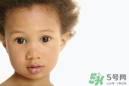 冬天寶寶手腳冰涼是怎么回事？冬天寶寶手腳冰涼怎么辦？