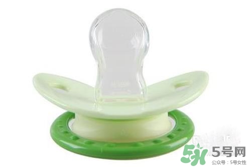 安撫奶嘴乳膠好還是硅膠好？怎么挑選安撫奶嘴？