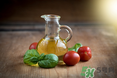 核桃油可以生吃嗎?核桃油生吃好嗎 核桃油可以生吃嗎?核桃油生吃好嗎