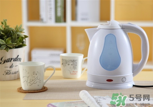 喝燙水對胎兒有害嗎?經(jīng)常喝燙水會怎么樣? 喝燙水對胎兒有害嗎?經(jīng)常喝燙水會怎么樣?