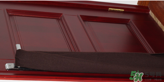 ysl圍巾哪個(gè)顏色好看？圣羅蘭圍巾好不好？