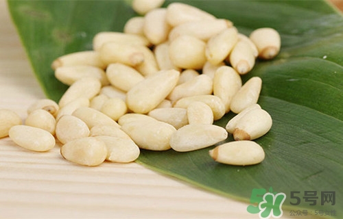 松子仁怎么吃?吃松子仁有什么好處 松子仁怎么吃?吃松子仁有什么好處