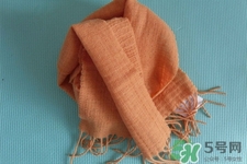 羊絨圍巾起球正常嗎？羊絨圍巾起球怎么辦？